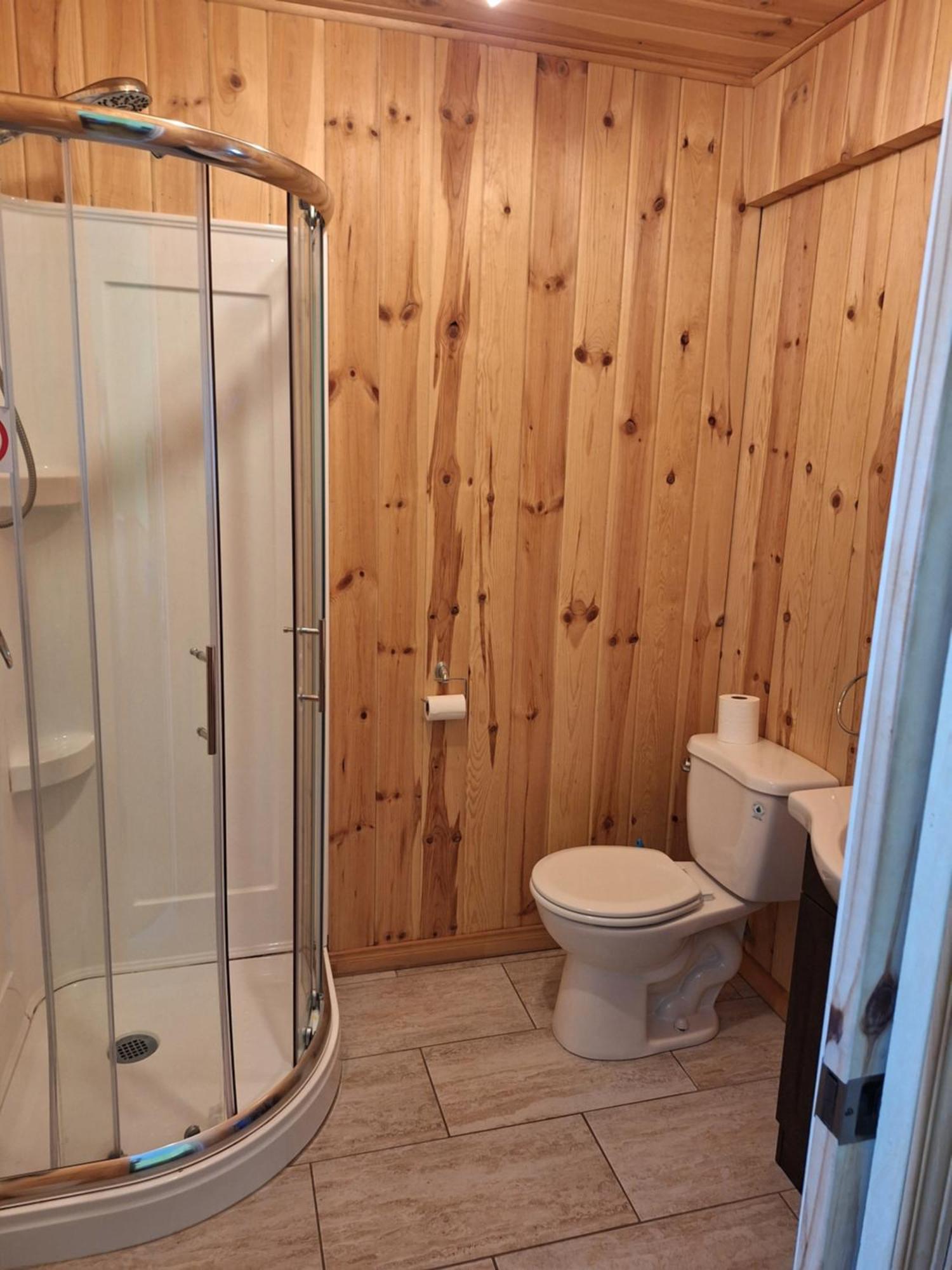 Auberge Le P'Tit Bonheur Saint-Laurent-de-l'ile d'Orleans Ngoại thất bức ảnh