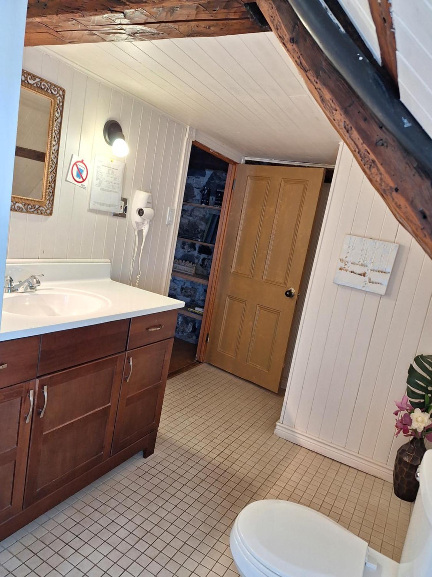 Auberge Le P'Tit Bonheur Saint-Laurent-de-l'ile d'Orleans Ngoại thất bức ảnh